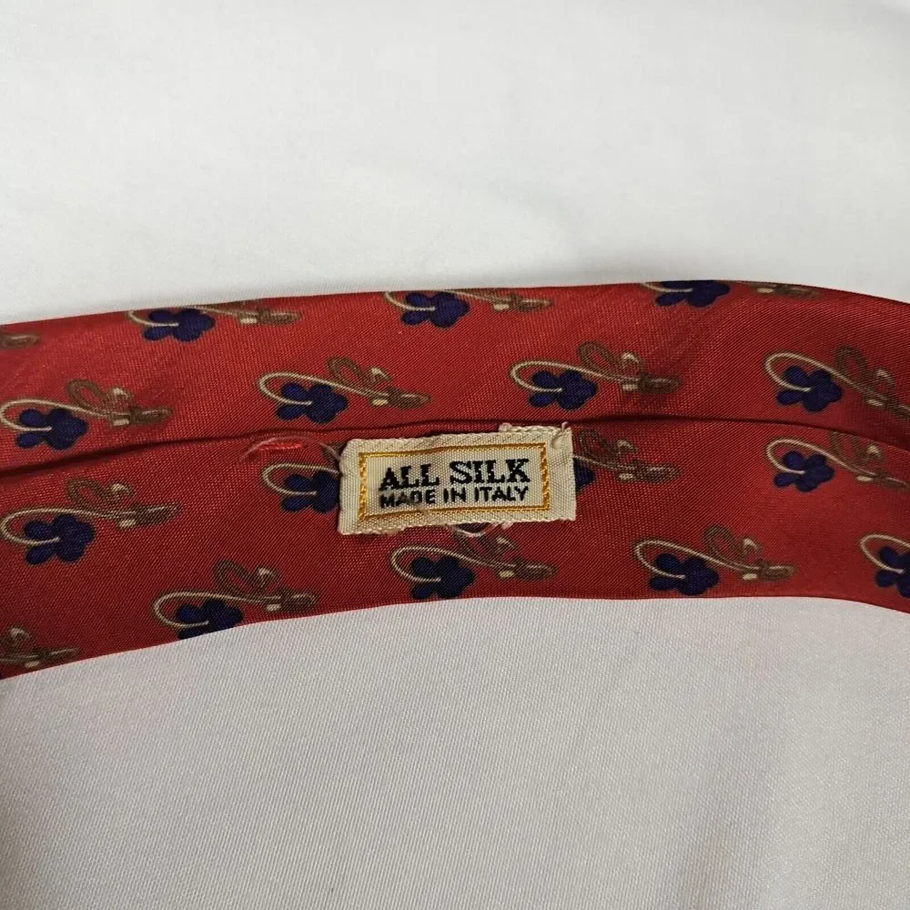 Aquascutum of London Flower Print Design‎ Red Silk Tie Made in Italy Joe Merten